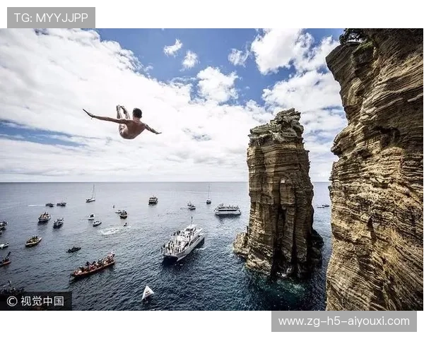 世界户外极限赛选手挑战悬崖成功