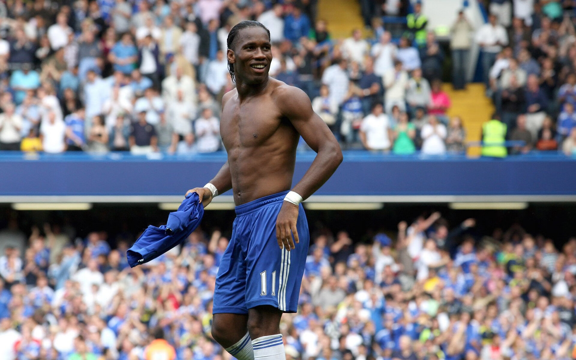 爱游戏app安装-直播平台引入多机位切换自动推荐模式,直播推荐位什么意思