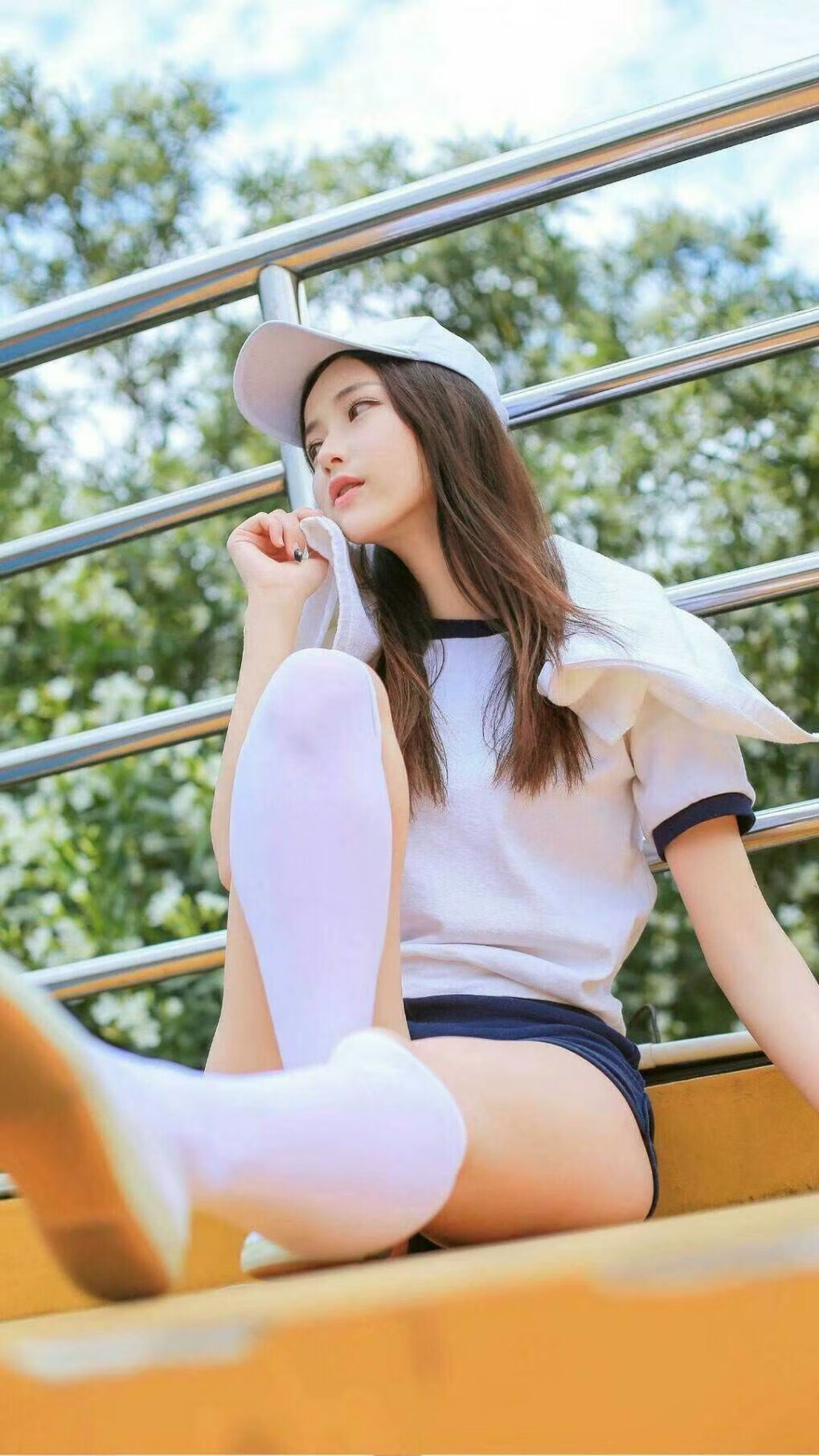 爱游戏app-弗朗索瓦·霍尔茨豪伊泽：坚实的防线与精准的传球，南非队的核心保障