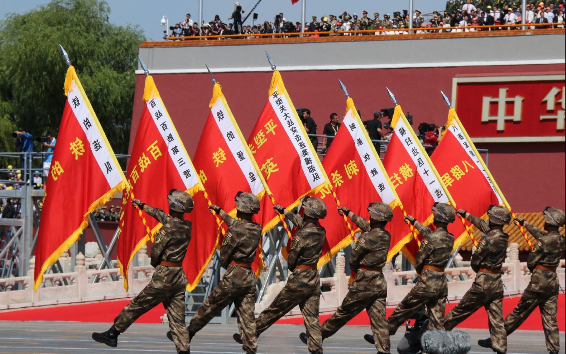 爱游戏app活动-新西兰全黑队球员灵活变换位置，进攻如同精密机器，新西兰的球队