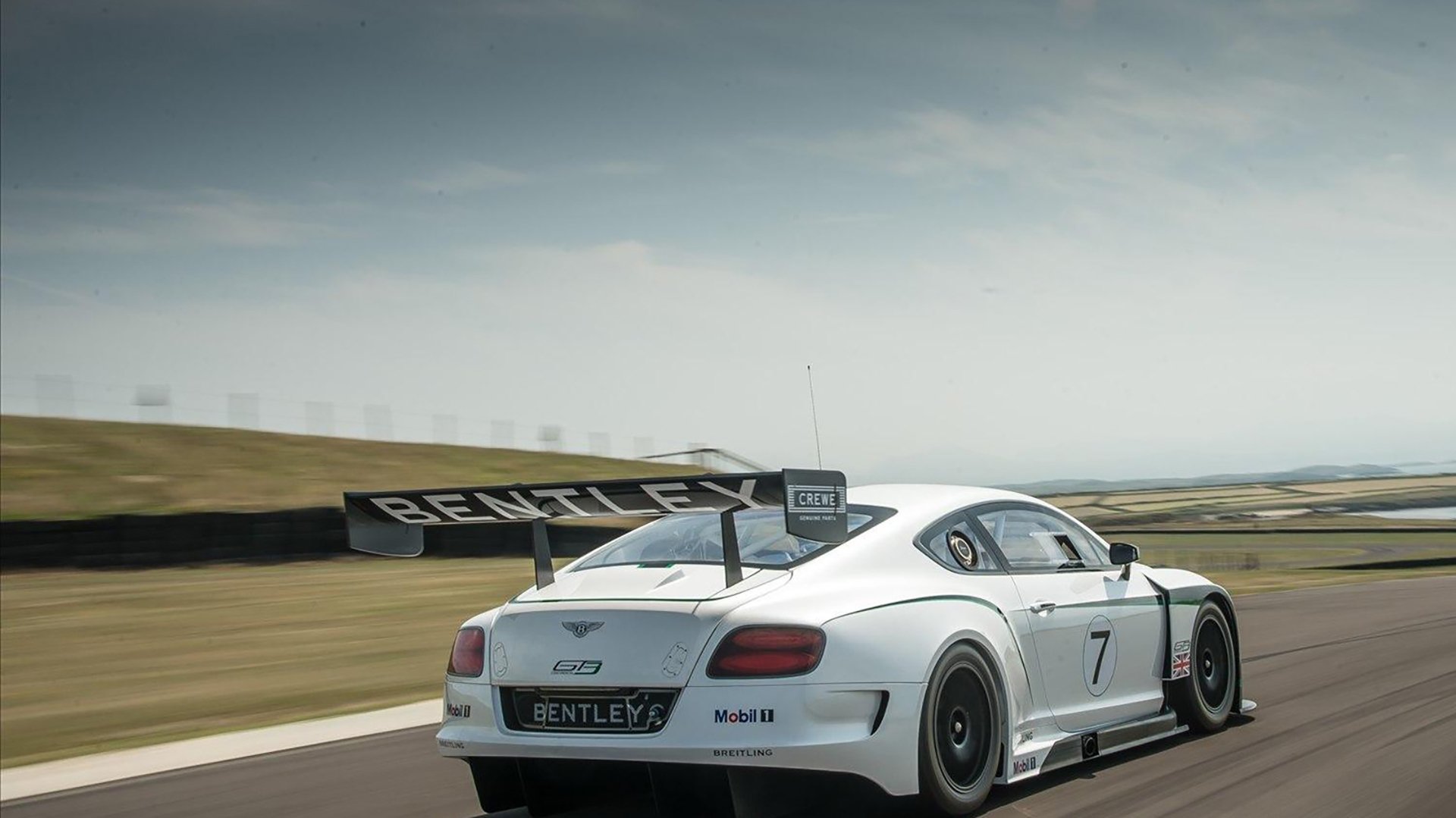 爱游戏app推荐-足球运动员科学训练计划制定，更科学合理提升表现，足球科学化训练理念